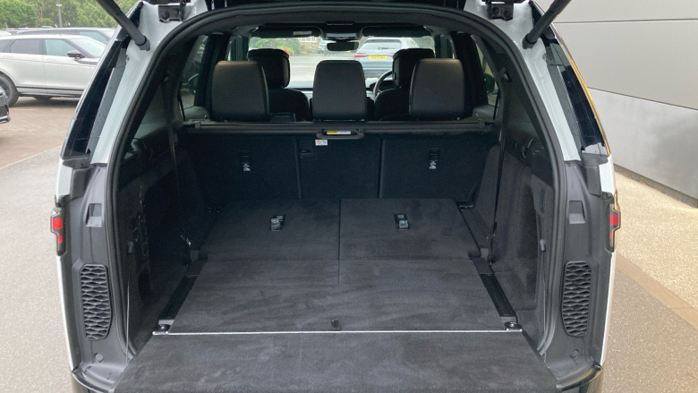 Land Rover Discovery 3.0 D300 Dynamic HSE 5dr Auto Diesel Station Wagon